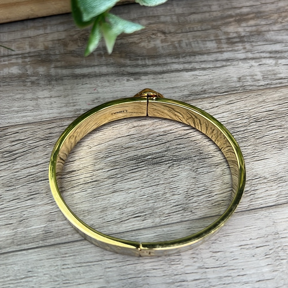 Coach Signature C Seashell Gold Plated White Bangle Clasp Bracelet, Authentic - Picture 10 of 15